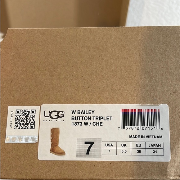 UGG Australia F27015G Bailey Button Triplet Fold Over Chestnut Boots Size 7 - Picture 16 of 16
